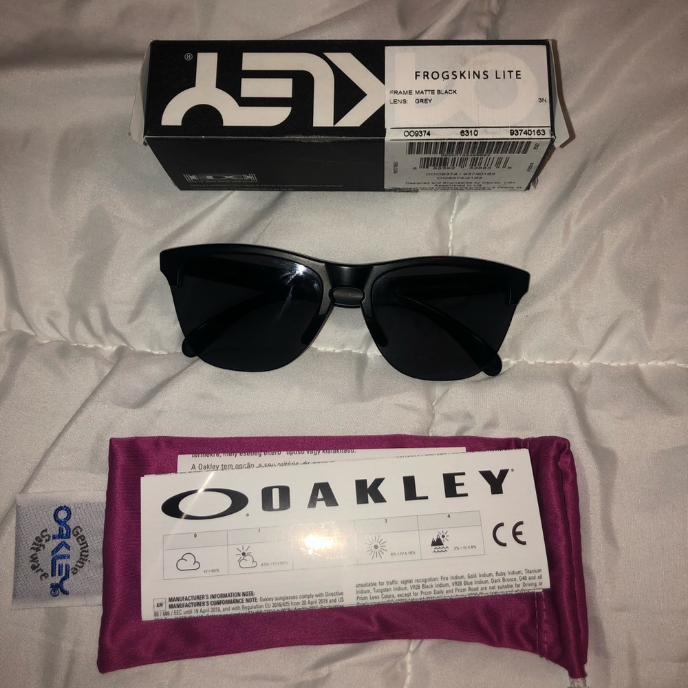 Oakley Frogskins
